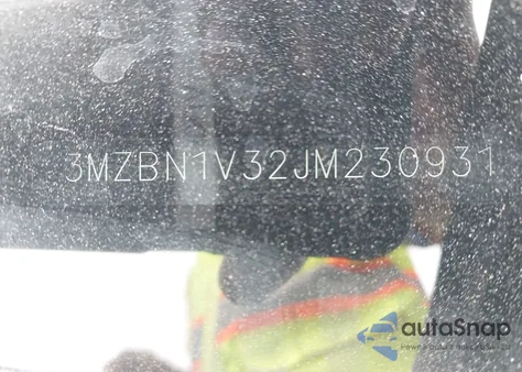 2018 Mazda Mazda3 Touring z USA, uszkodzony, nr VIN 3MZBN1V32JM230931